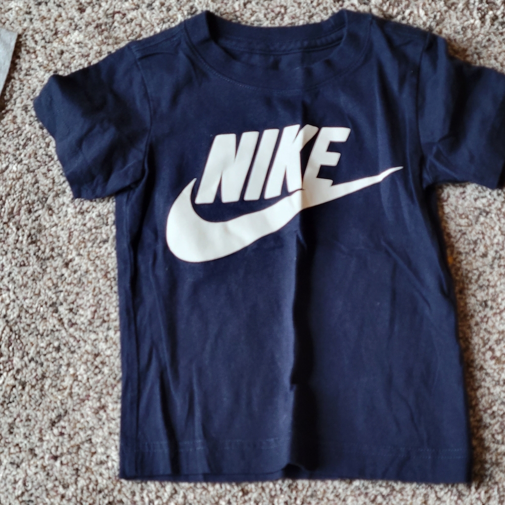 3t Nike shirt